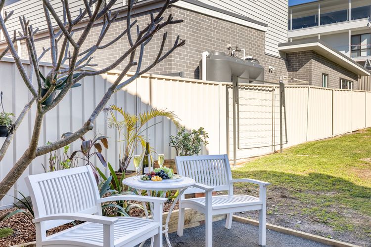 Hanks Corlette House, 49 Pantowora St – pet friendly, air con, boat parking, Wi-Fi