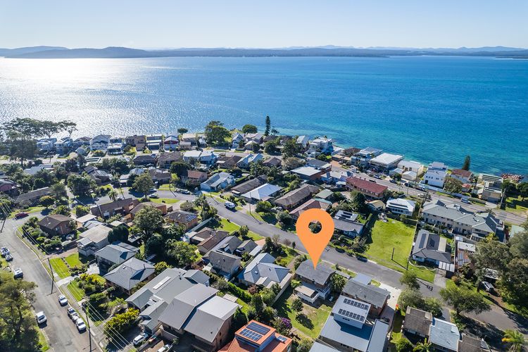 Hanks Corlette House, 49 Pantowora St – pet friendly, air con, boat parking, Wi-Fi