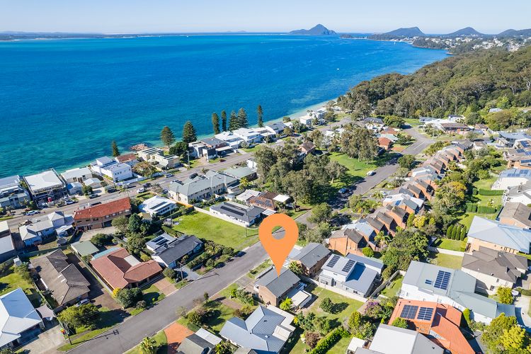 Hanks Corlette House, 49 Pantowora St – pet friendly, air con, boat parking, Wi-Fi