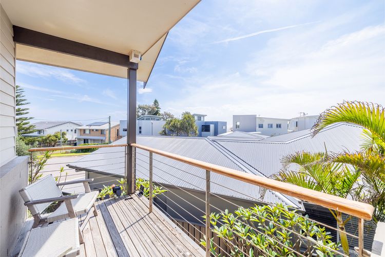 Birubi Point House, 56 Ocean Ave – stunning water views, ducted air con