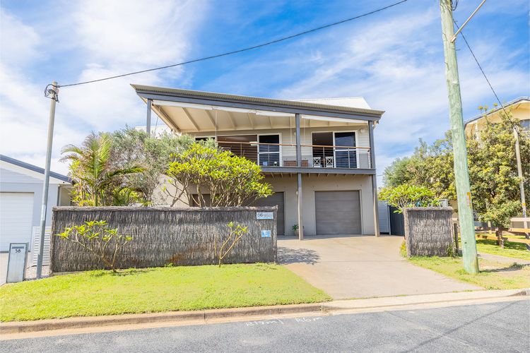 Birubi Point House, 56 Ocean Ave – stunning water views, ducted air con