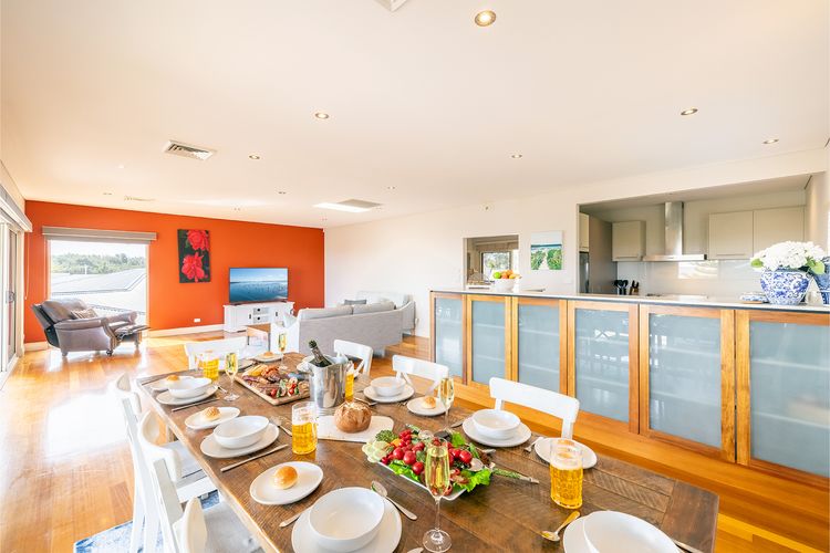 Birubi Point House, 56 Ocean Ave – stunning water views, ducted air con
