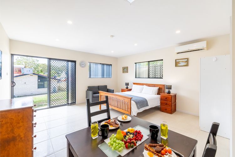 14A Grafton St – Studio with air con and wi-fi