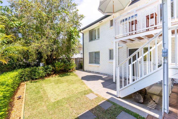 Tropicality –  Private family retreat with solar heated pool