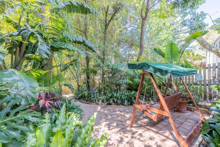 Tropicality –  Private family retreat with solar heated pool