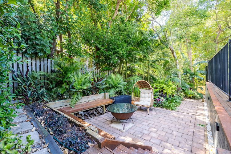Tropicality –  Private family retreat with solar heated pool