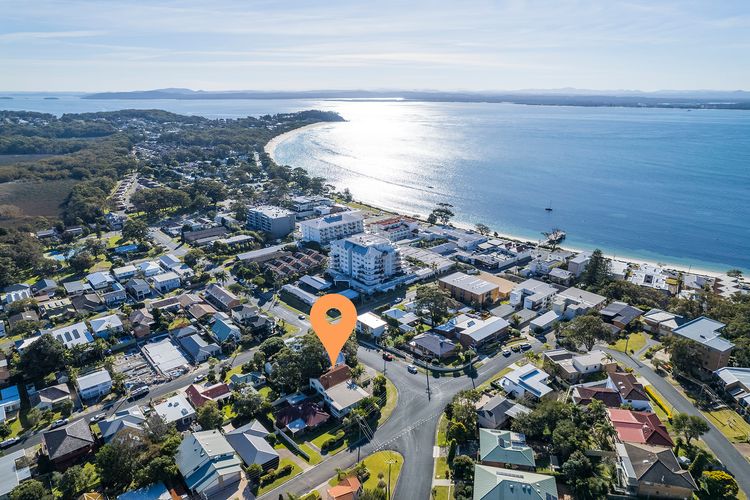 Pet friendly La Costa, 2/1a Messines St – air con and Wi-Fi