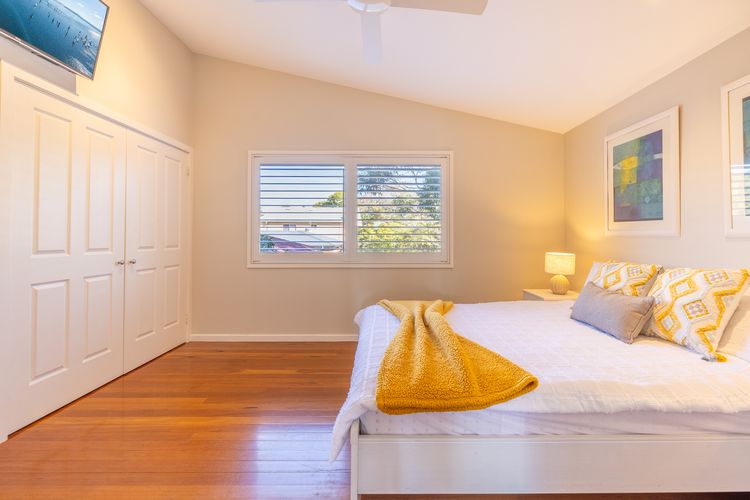 Pet friendly La Costa, 2/1a Messines St – air con and Wi-Fi