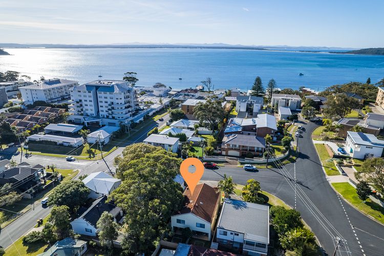 Pet friendly La Costa, 2/1a Messines St – air con and Wi-Fi