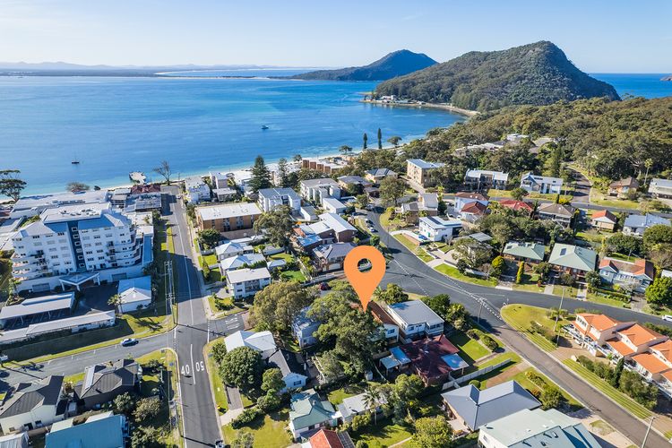 Pet friendly La Costa, 2/1a Messines St – air con and Wi-Fi