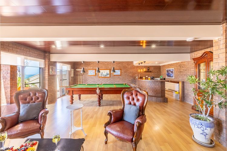 Casa Carinho, 24 Wallawa Rd – spectacular water views, pet friendly, air con and Wi-Fi