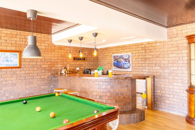 Casa Carinho, 24 Wallawa Rd – spectacular water views, pet friendly, air con and Wi-Fi