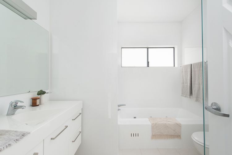 57 Tomaree Rd – air con, Wi-Fi and boat parking