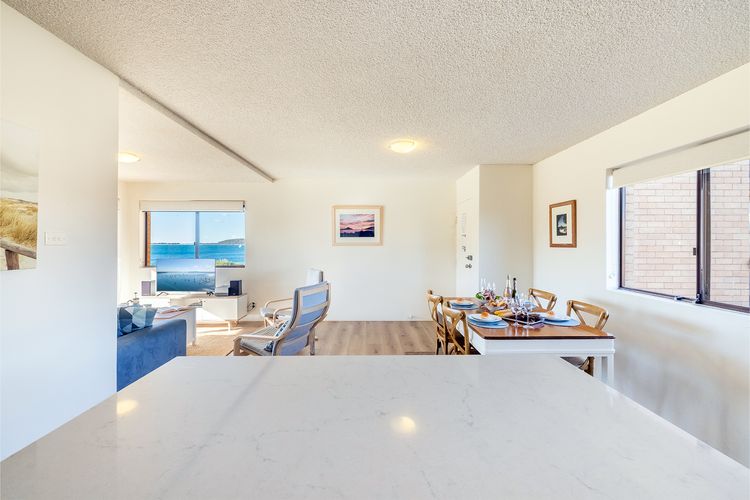 Intrepid, 15/3 Intrepid Close – right on the beachfront and WiFi