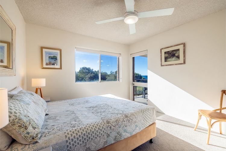 Intrepid, 15/3 Intrepid Close – right on the beachfront and WiFi