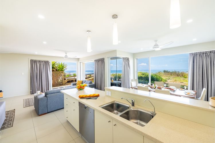 Ocean on the Rocks, 1/21 Ocean Ave – waterfront, Wi-Fi, Ducted Air Conditioning