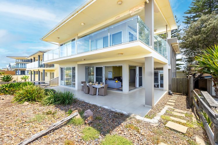 Ocean on the Rocks, 1/21 Ocean Ave – waterfront, Wi-Fi, Ducted Air Conditioning