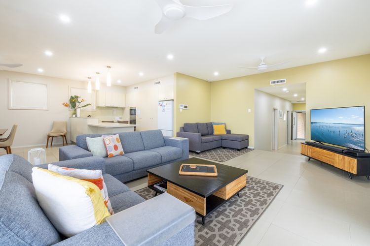 Ocean on the Rocks, 1/21 Ocean Ave – waterfront, Wi-Fi, Ducted Air Conditioning