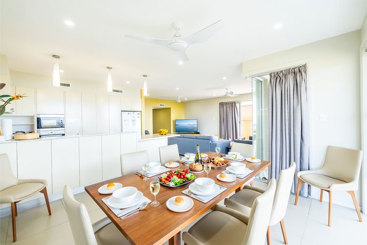 Ocean on the Rocks, 1/21 Ocean Ave – waterfront, Wi-Fi, Ducted Air Conditioning