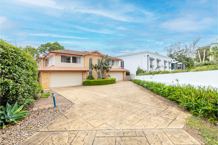 Danalene, 44a Danalene Pde – stunning waterfront property with Air Con, WI-FI, Double Lock Up Garage & Boat Parking