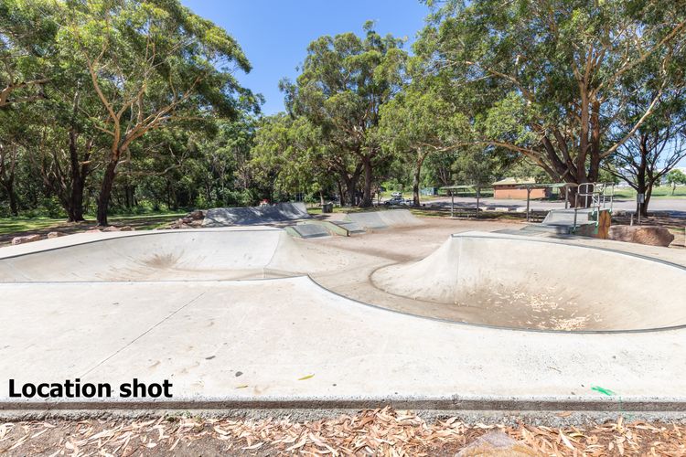 Paradiso, 4/4 Laman St – Unit with aircon, wi-fi, pool and in the heart of town, water views