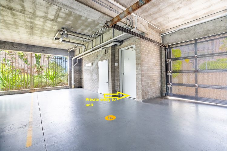 Paradiso, 4/4 Laman St – Unit with aircon, wi-fi, pool and in the heart of town, water views