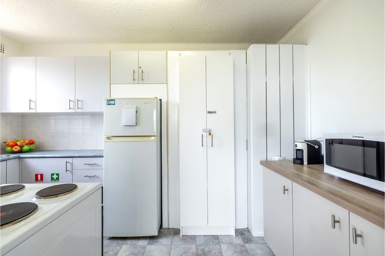 Yarramundi, 6/47 Magnus St – Unit in Nelson Bay with stunning water views,  air con, wifi, linen and bed making