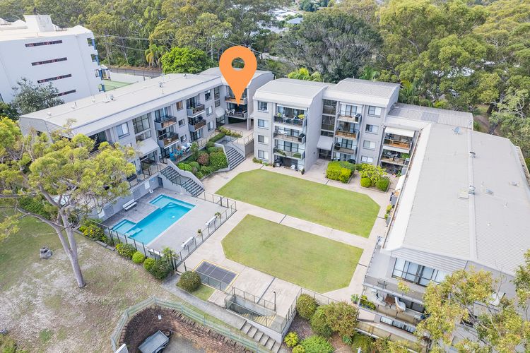 The Poplars, 8/36 Magnus St – fantastic water views, pool and WiFi