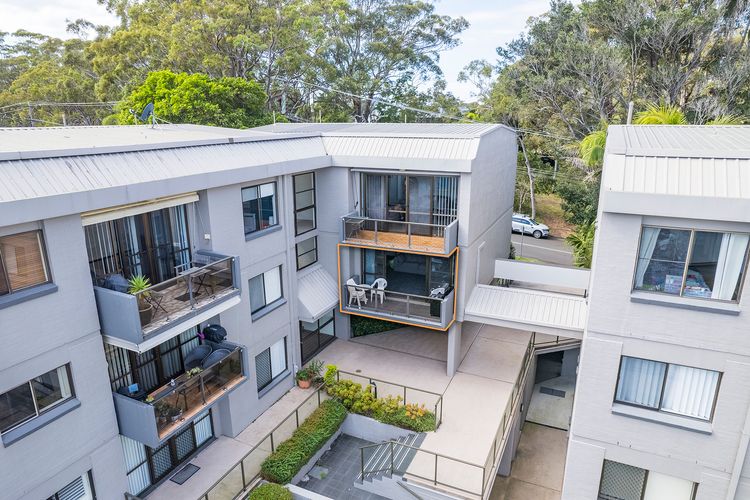 The Poplars, 8/36 Magnus St – fantastic water views, pool and WiFi