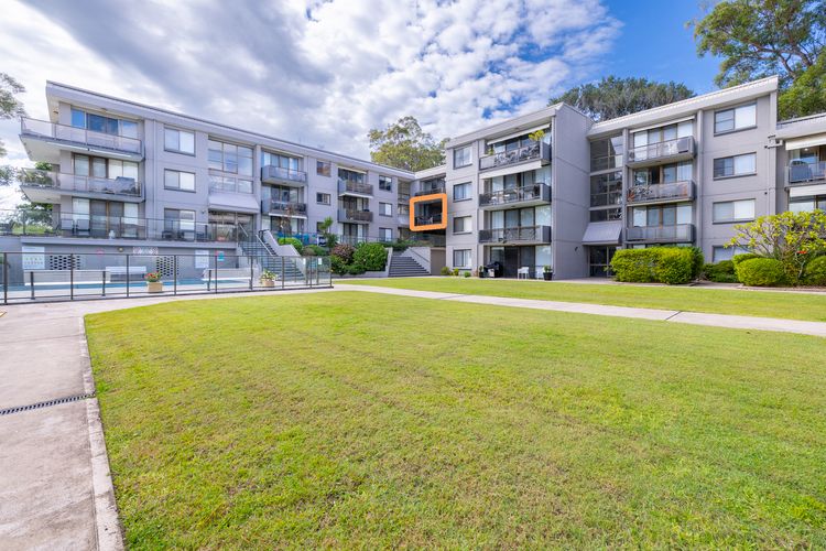 The Poplars, 8/36 Magnus St – fantastic water views, pool and WiFi