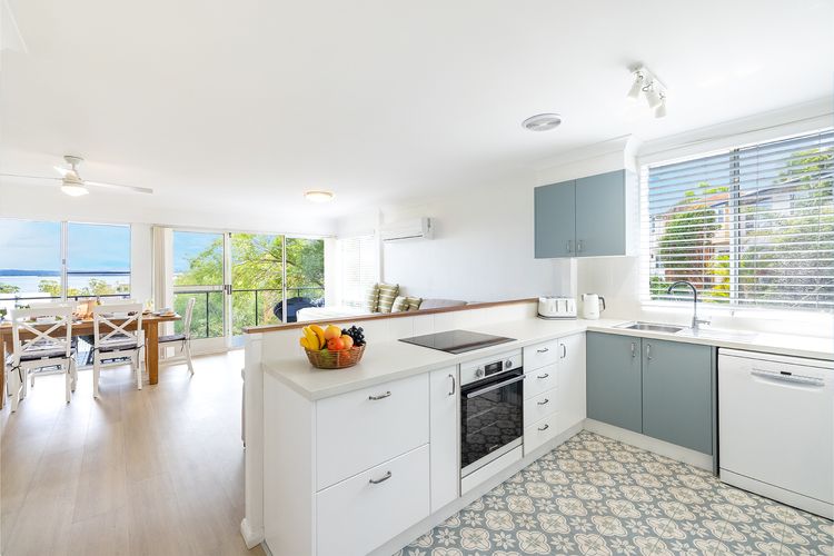 Sunset Towers, 8/25 Donald St – heart of town with water views