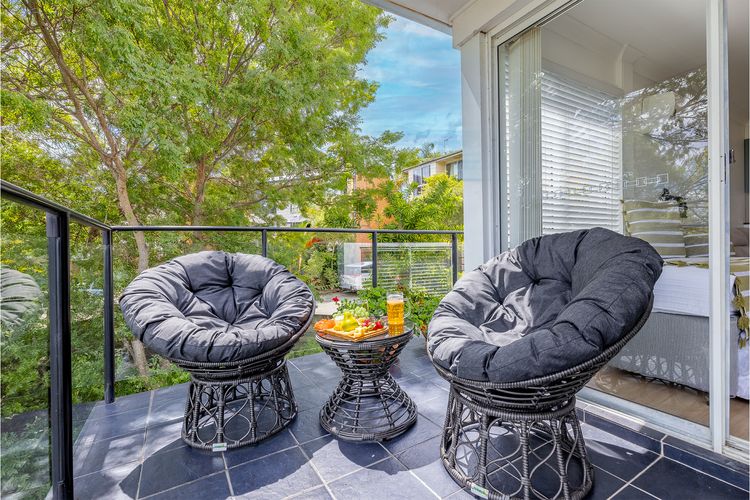 Sunset Towers, 8/25 Donald St – heart of town with water views