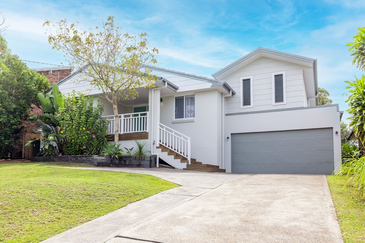 Ash Haven, 19 Ash St – views, pool, air con, boat parking, Wi-Fi