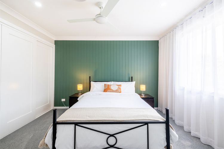 Ash Haven, 19 Ash St – views, pool, air con, boat parking, Wi-Fi