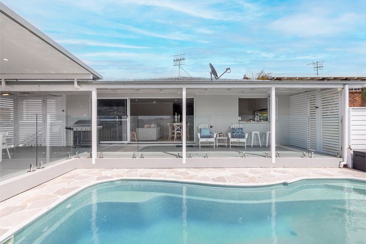 Ash Haven, 19 Ash St – views, pool, air con, boat parking, Wi-Fi