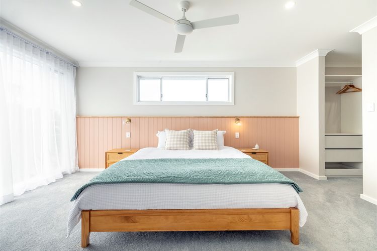 Ash Haven, 19 Ash St – views, pool, air con, boat parking, Wi-Fi