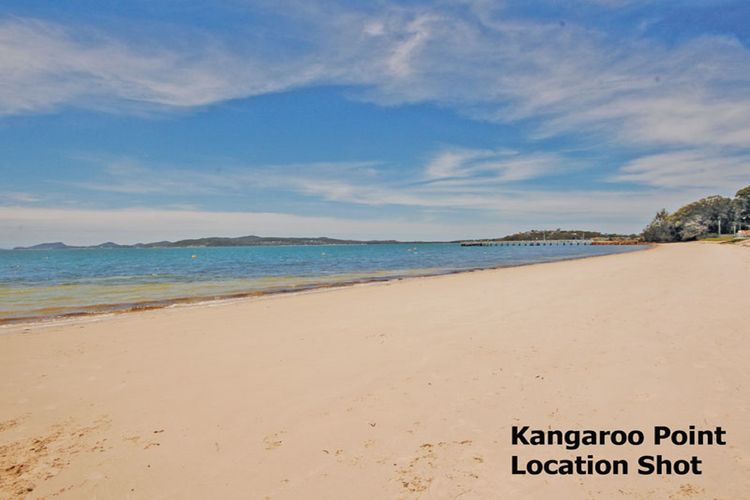 Ash Haven, 19 Ash St – views, pool, air con, boat parking, Wi-Fi