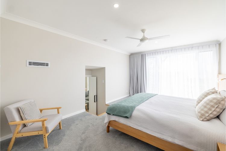 Ash Haven, 19 Ash St – views, pool, air con, boat parking, Wi-Fi