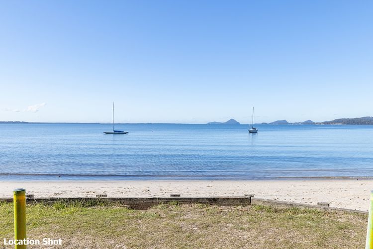 Ash Haven, 19 Ash St – views, pool, air con, boat parking, Wi-Fi