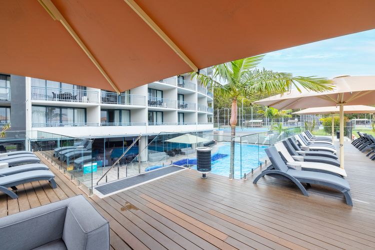 The Landmark unit 405 Resort style, spectacular water views, lift, linen, pool, games room, port-a-cot and highchair.