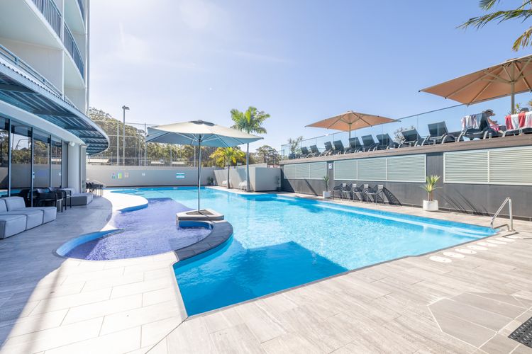 The Landmark unit 405 Resort style, spectacular water views, lift, linen, pool, games room, port-a-cot and highchair.