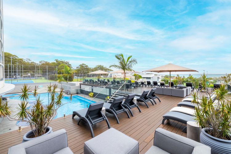 The Landmark unit 405 Resort style, spectacular water views, lift, linen, pool, games room, port-a-cot and highchair.