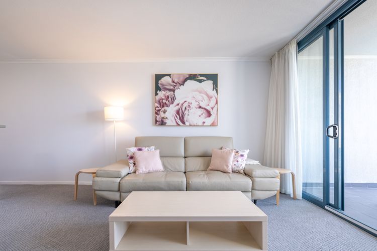 The Landmark unit 405 Resort style, spectacular water views, lift, linen, pool, games room, port-a-cot and highchair.