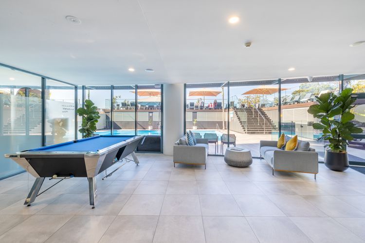 The Landmark unit 405 Resort style, spectacular water views, lift, linen, pool, games room, port-a-cot and highchair.