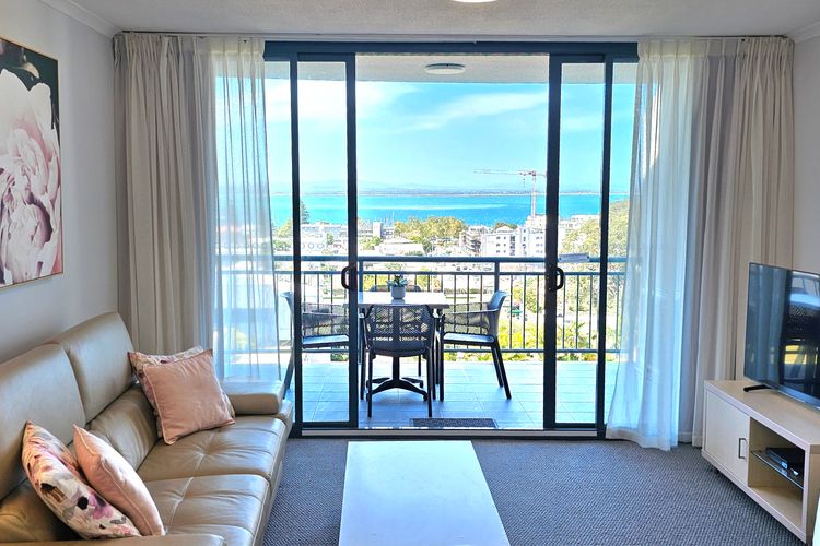 The Landmark unit 405 Resort style, spectacular water views, lift, linen, pool, games room, port-a-cot and highchair.