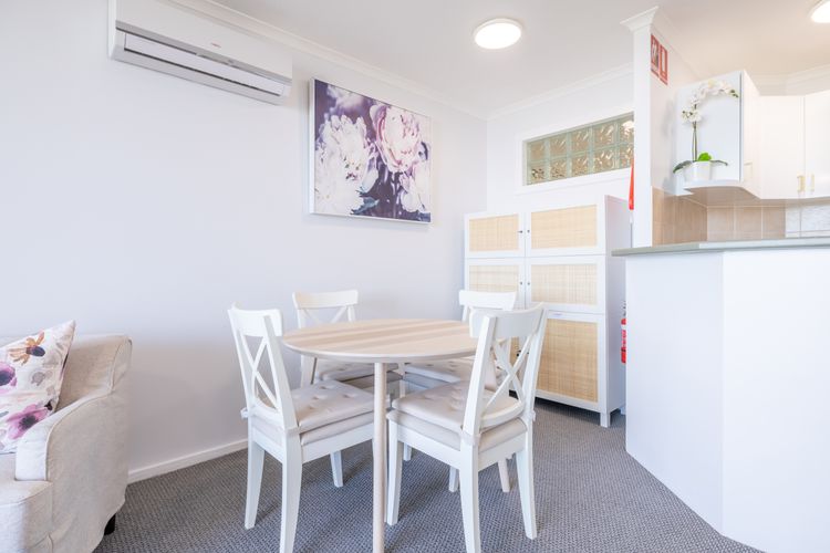 The Landmark unit 405 Resort style, spectacular water views, lift, linen, pool, games room, port-a-cot and highchair.