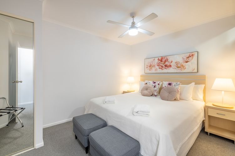 The Landmark unit 405 Resort style, spectacular water views, lift, linen, pool, games room, port-a-cot and highchair.