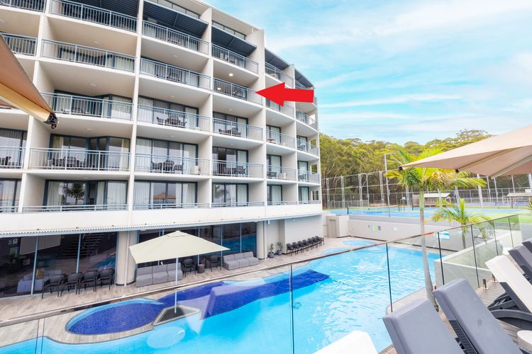 The Landmark unit 405 Resort style, spectacular water views, lift, linen, pool, games room, port-a-cot and highchair.