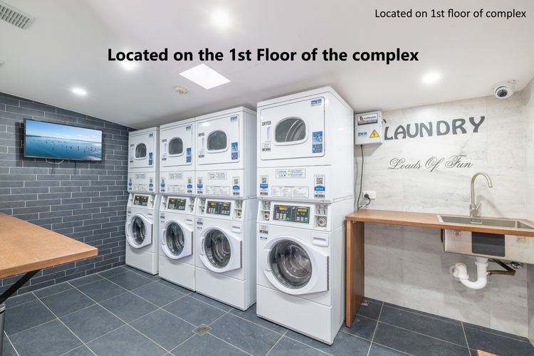 The Landmark unit 405 Resort style, spectacular water views, lift, linen, pool, games room, port-a-cot and highchair.