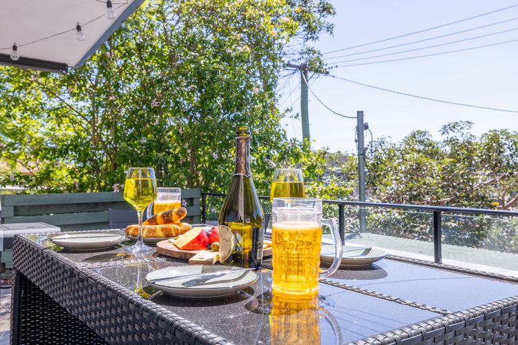 Sunset Towers, 1/25 Donald St- in the heart of town with Wi-Fi and Air Con
